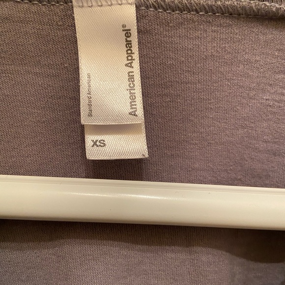 American Apparel - Grey V-Neck - Picture 3 of 8